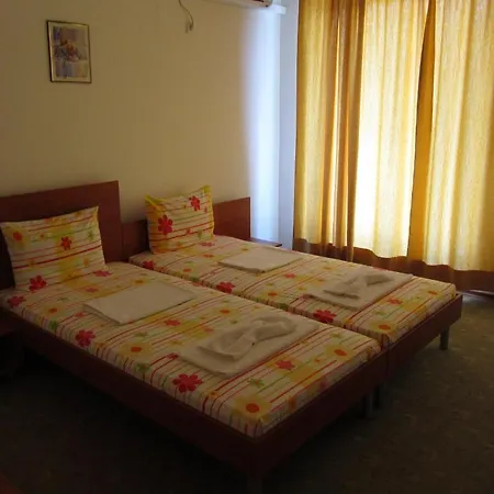 Konukevi Lilia 4*