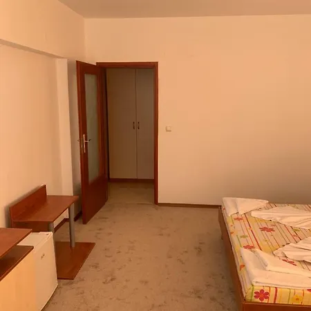 Konukevi Lilia 4*